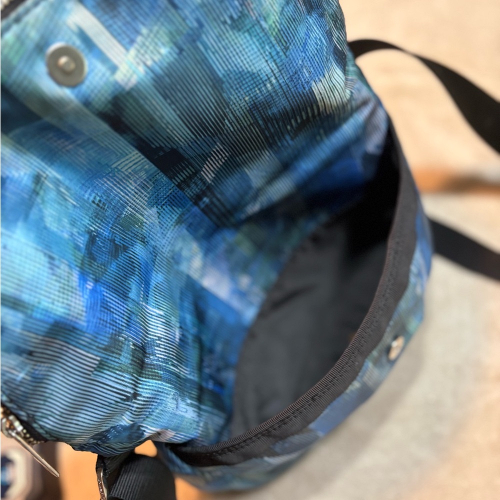 Lululemon Athletica Abstract Blue Crossbody Bag - Picture 5 of 13